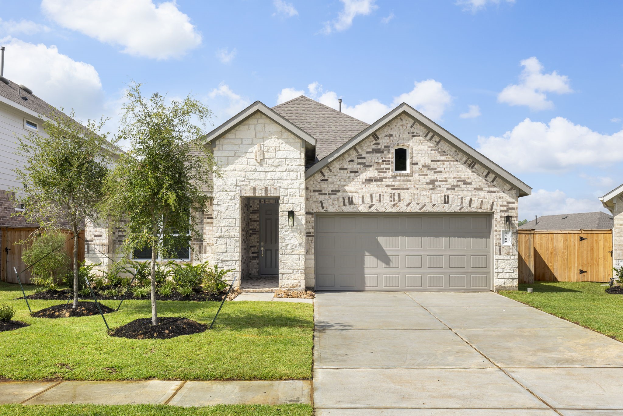 1589 Oakdale Crest Road Property Photo 1
