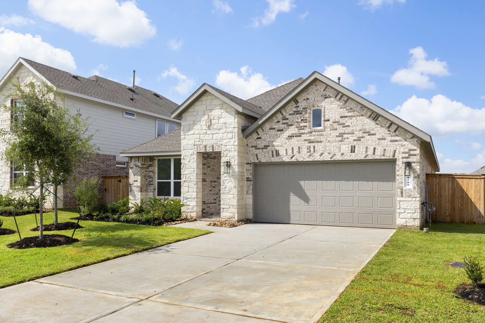 1589 Oakdale Crest Road Property Photo 3