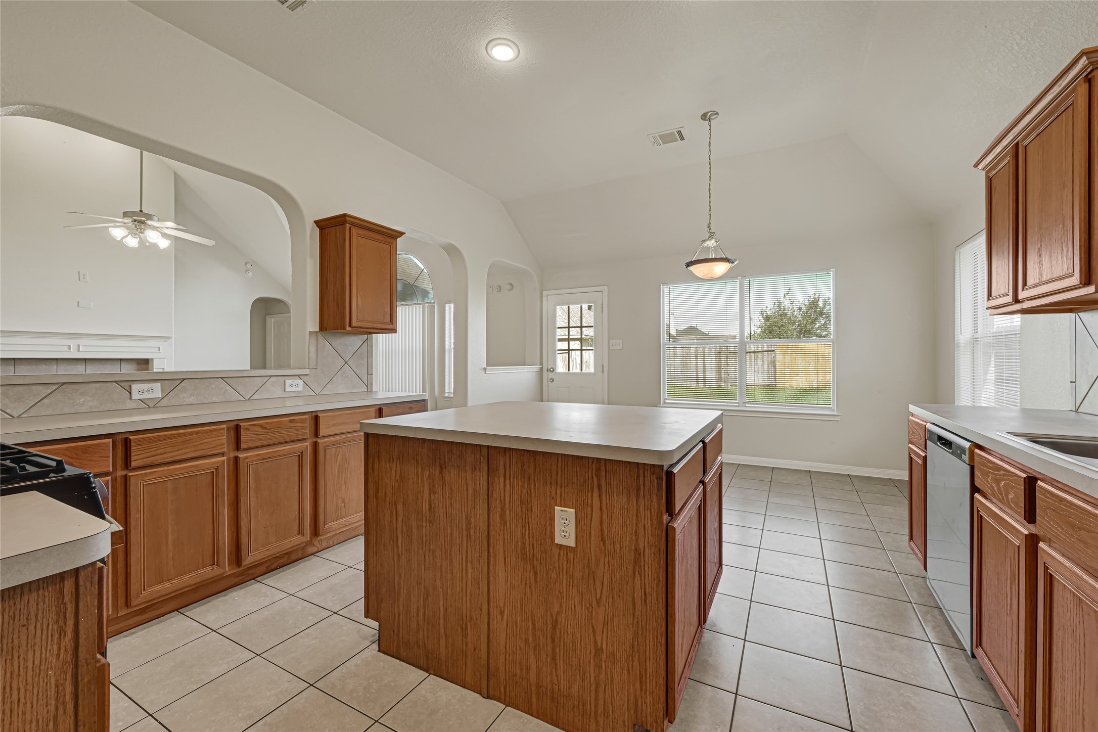 4014 Redwood Arbor Lane Property Photo 9
