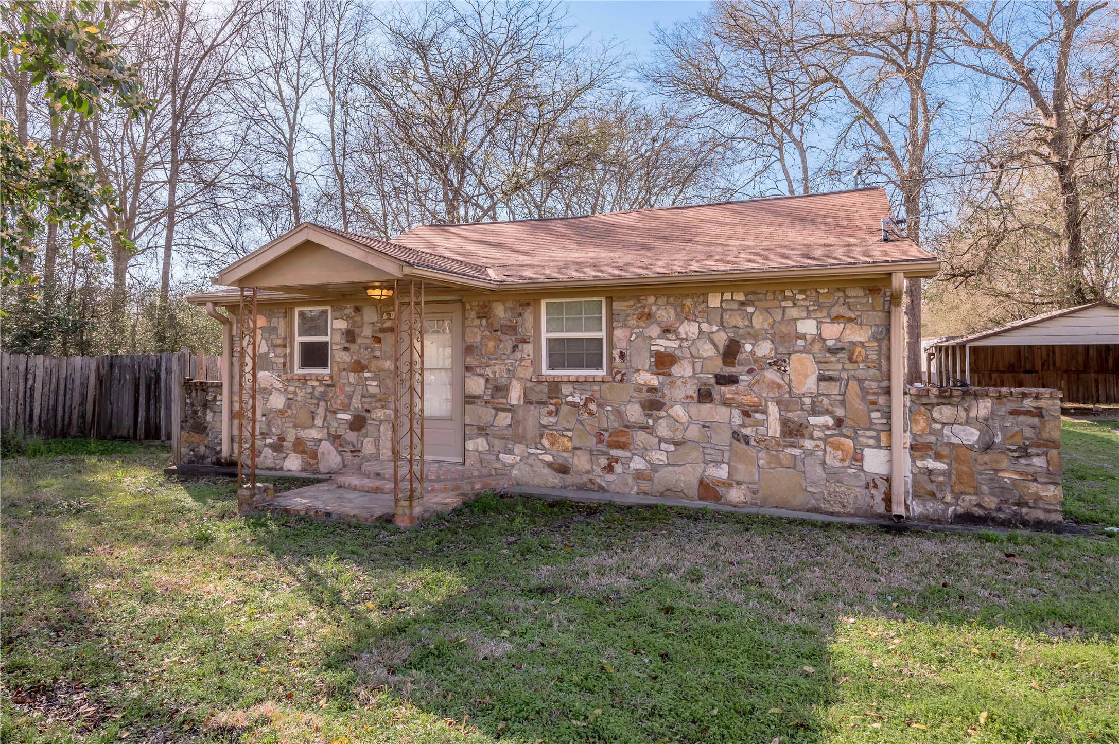 865 N Main Street Property Photo