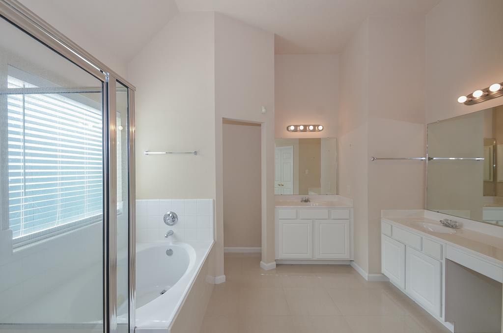 2135 Brinton Oaks Court Property Photo 19