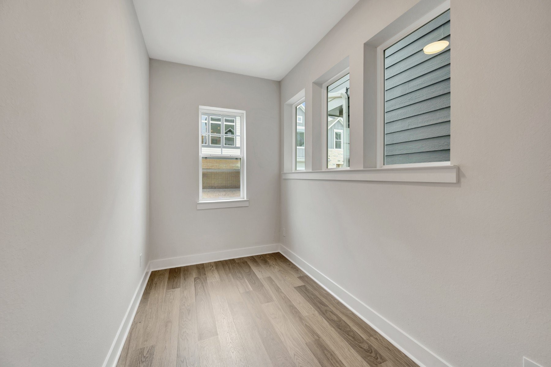 16021 Hayes Park Drive Property Photo 11