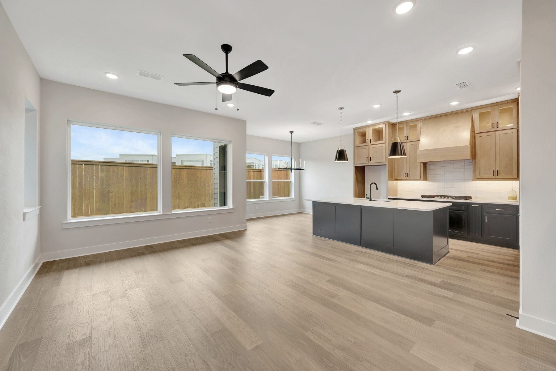 16021 Hayes Park Drive Property Photo 13