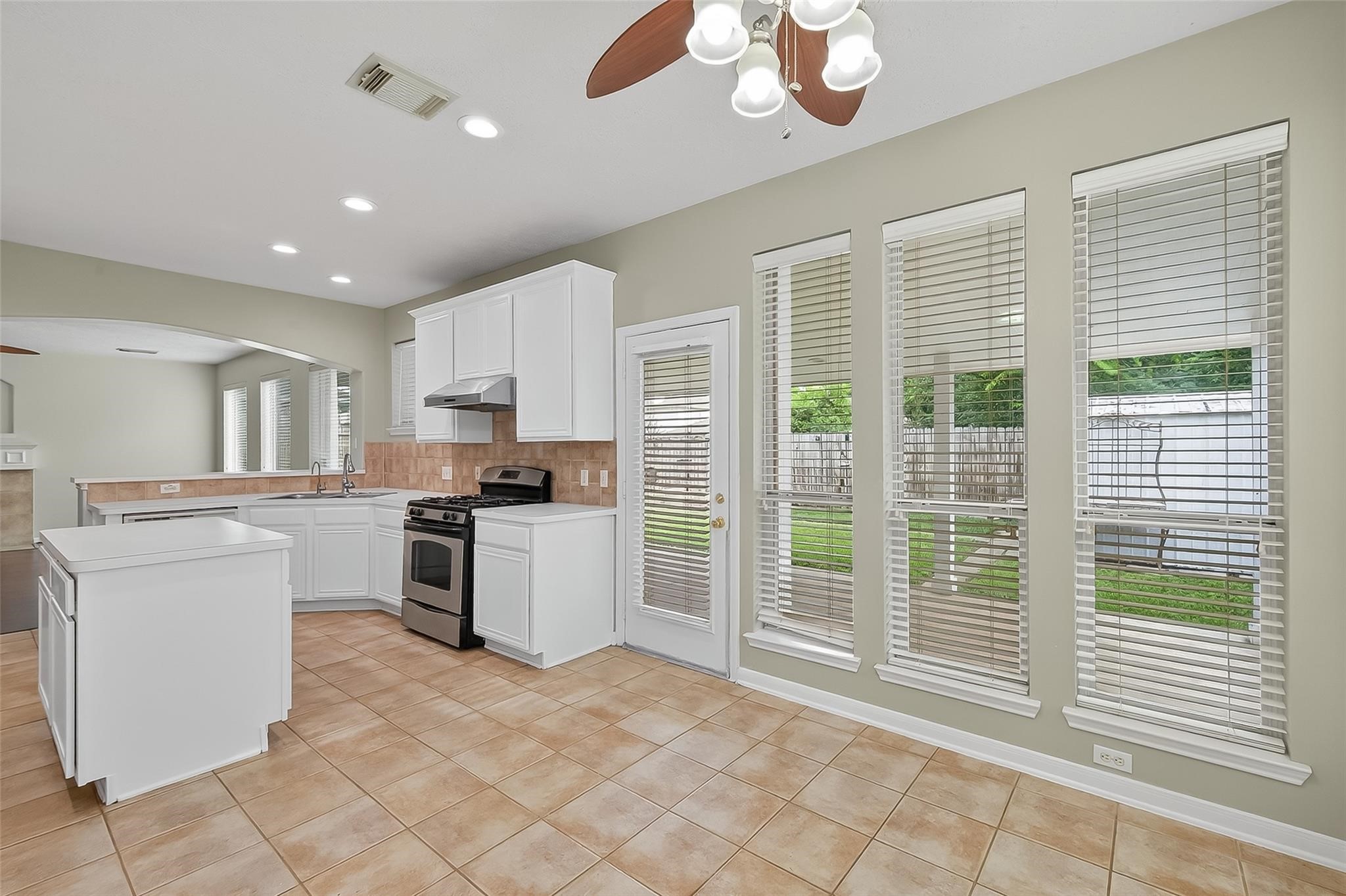 16642 Chinn Ridge Lane Property Photo 10