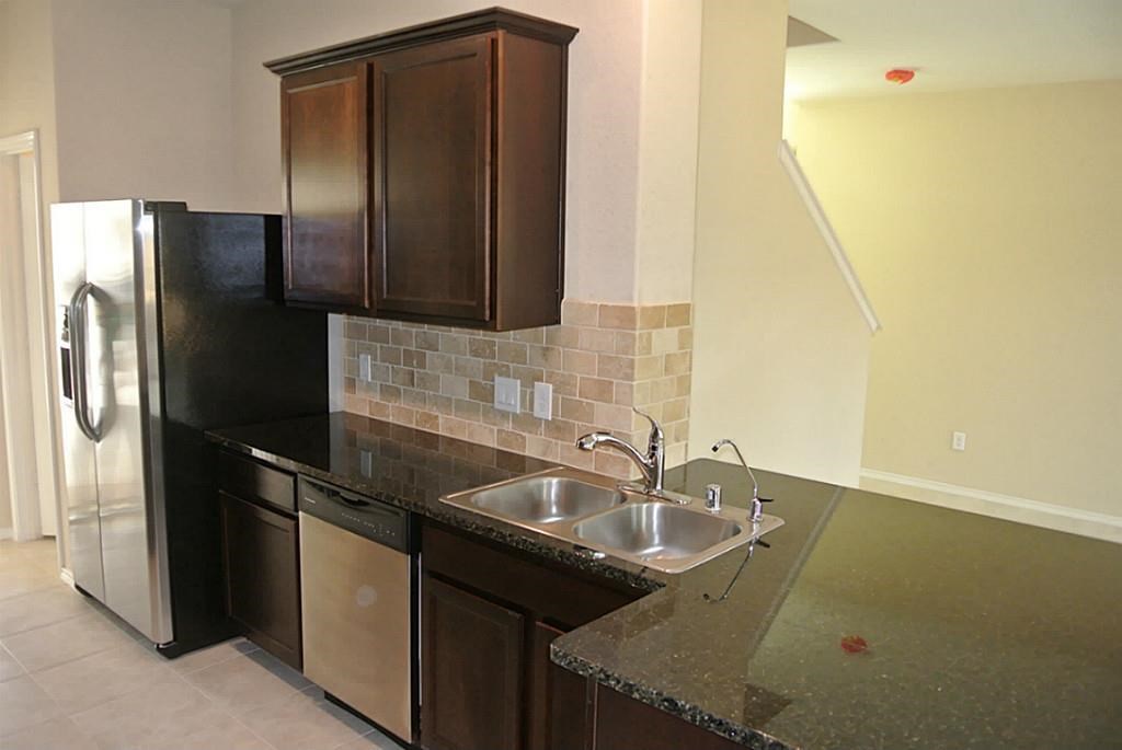 1742 Parkside Shores Lane Property Photo 3