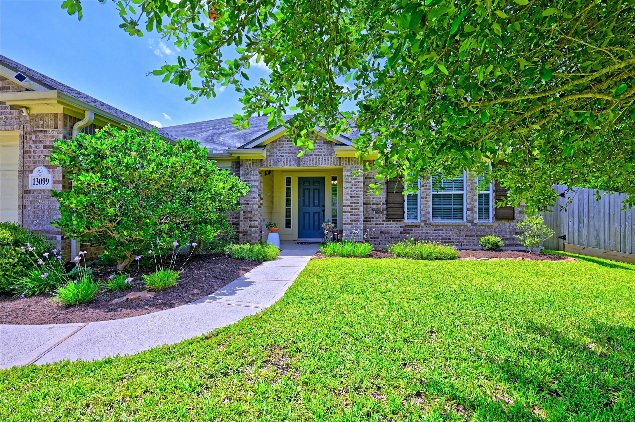 13099 Greenbriar Property Photo 2