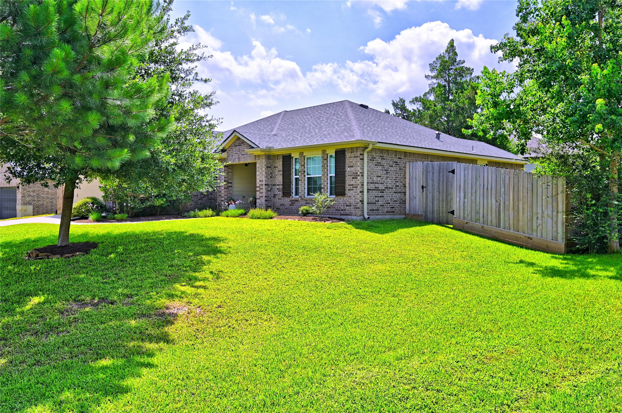13099 Greenbriar Property Photo 5