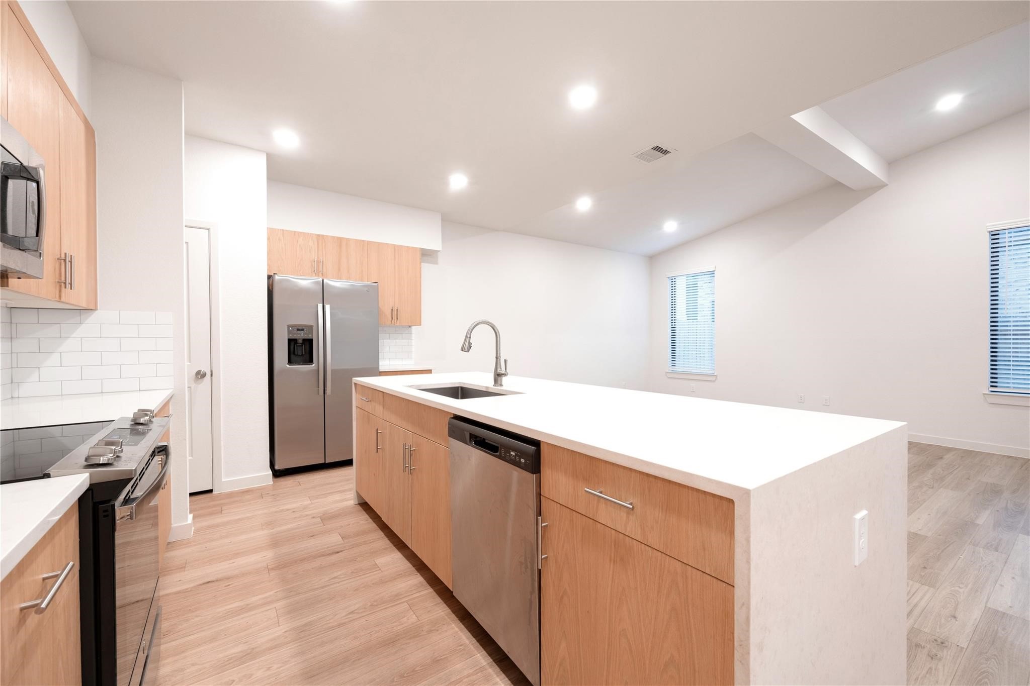 2515 Appian Way A Property Photo 7