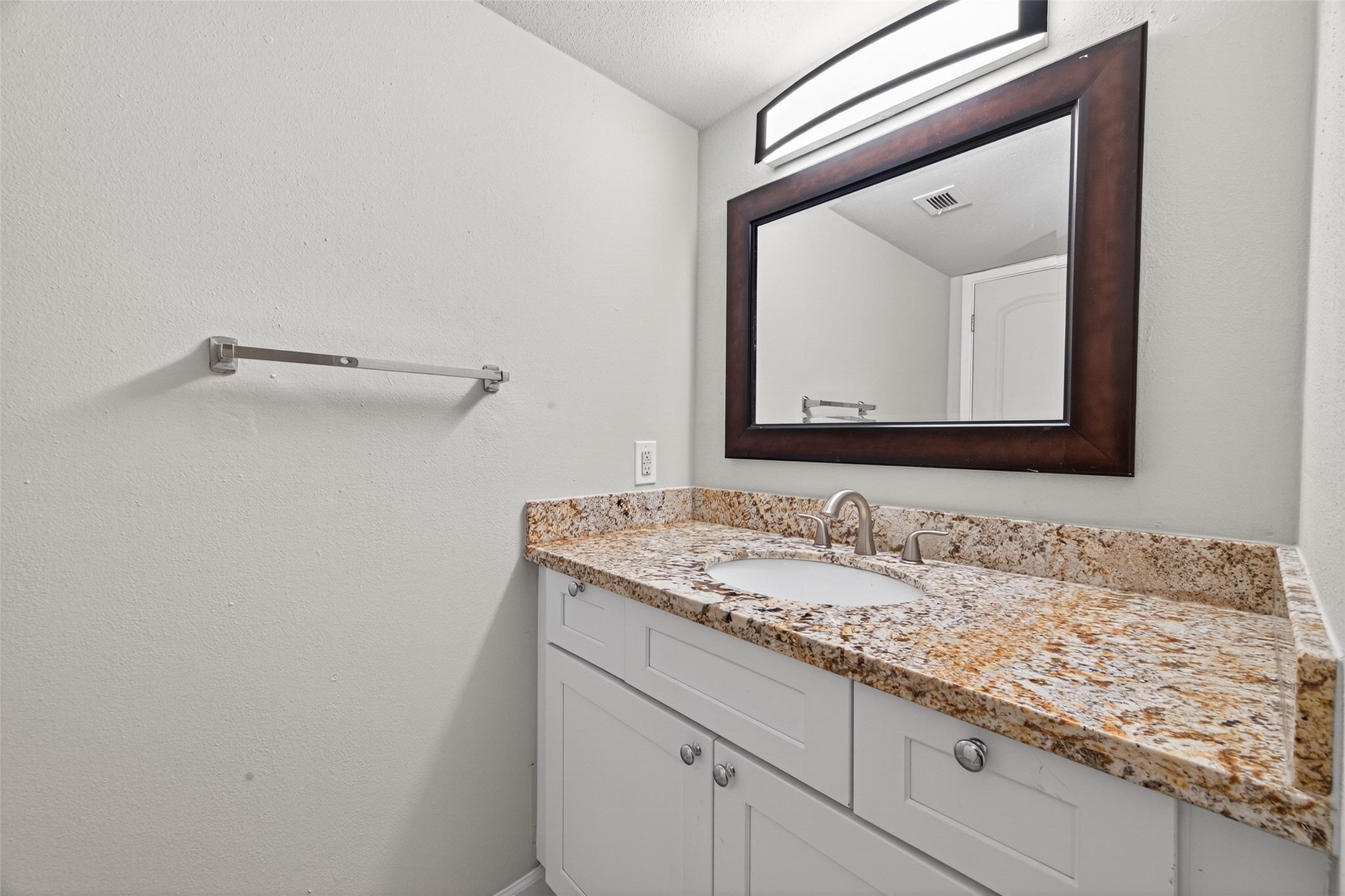 1114 Augusta Drive 10 Property Photo 11