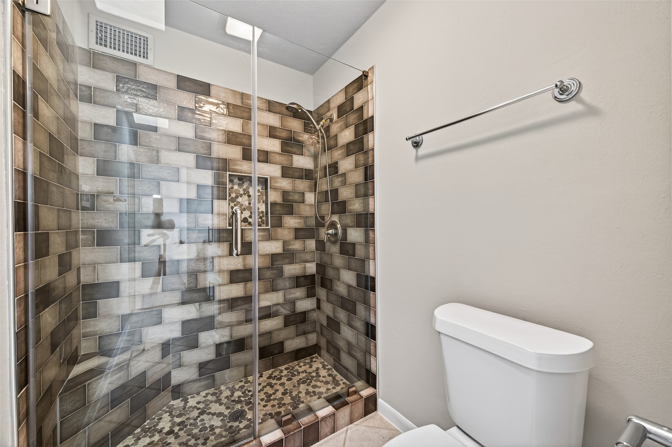1114 Augusta Drive 10 Property Photo 29