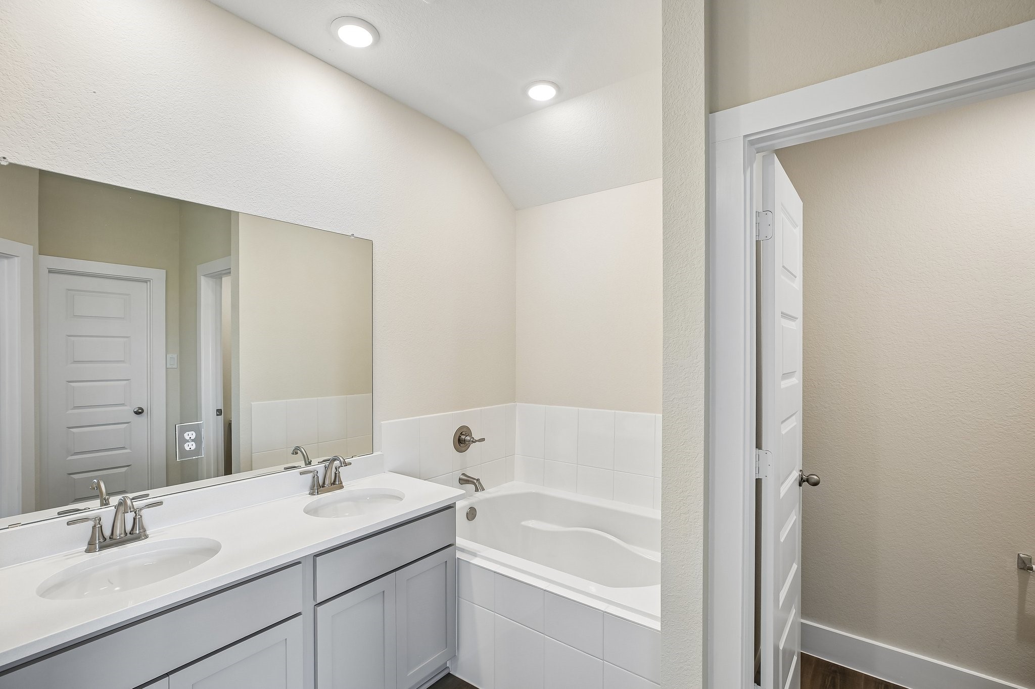 3009 La Rambla Drive Property Photo 14