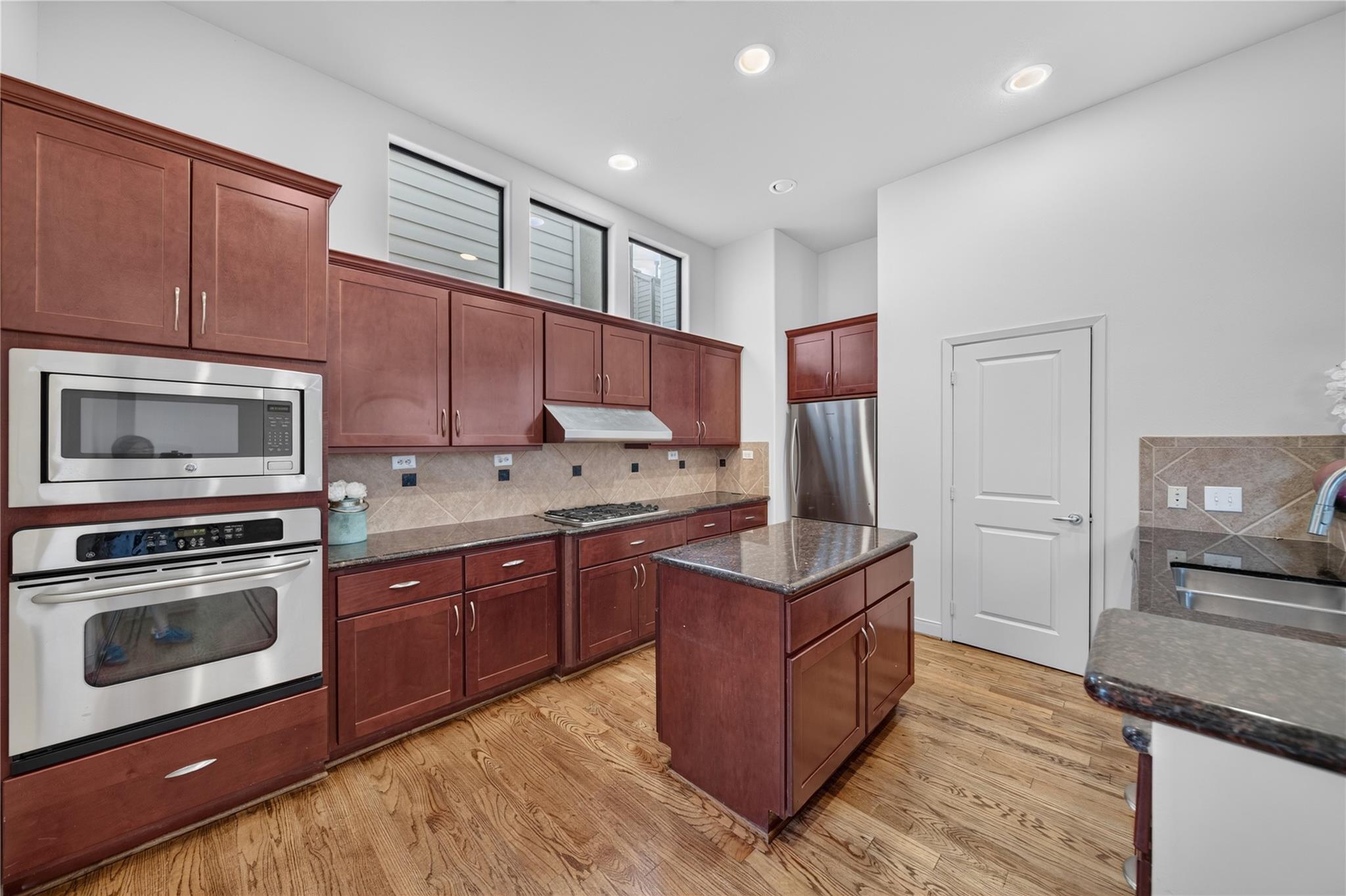 818 Lester Street Property Photo 16