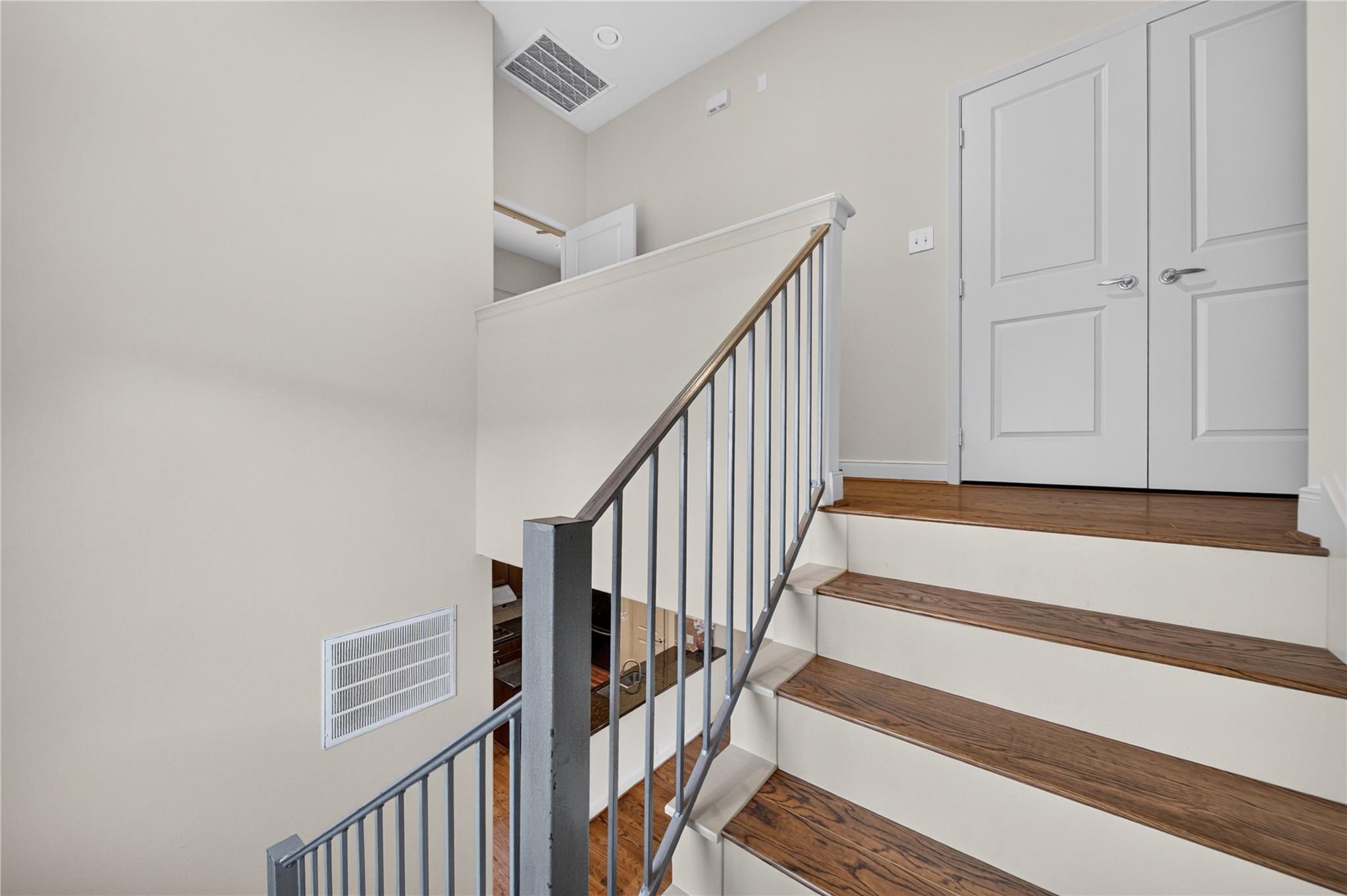 818 Lester Street Property Photo 29