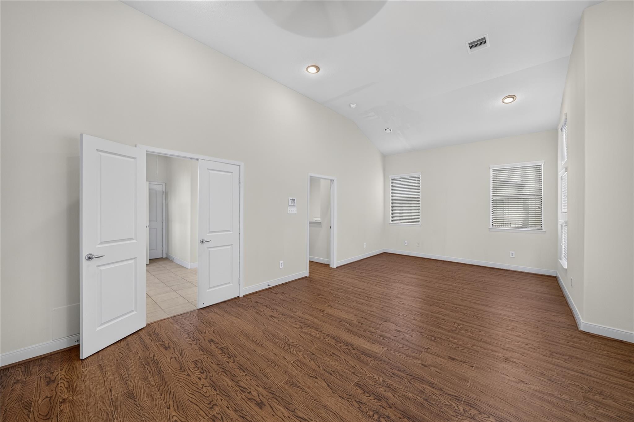 818 Lester Street Property Photo 33
