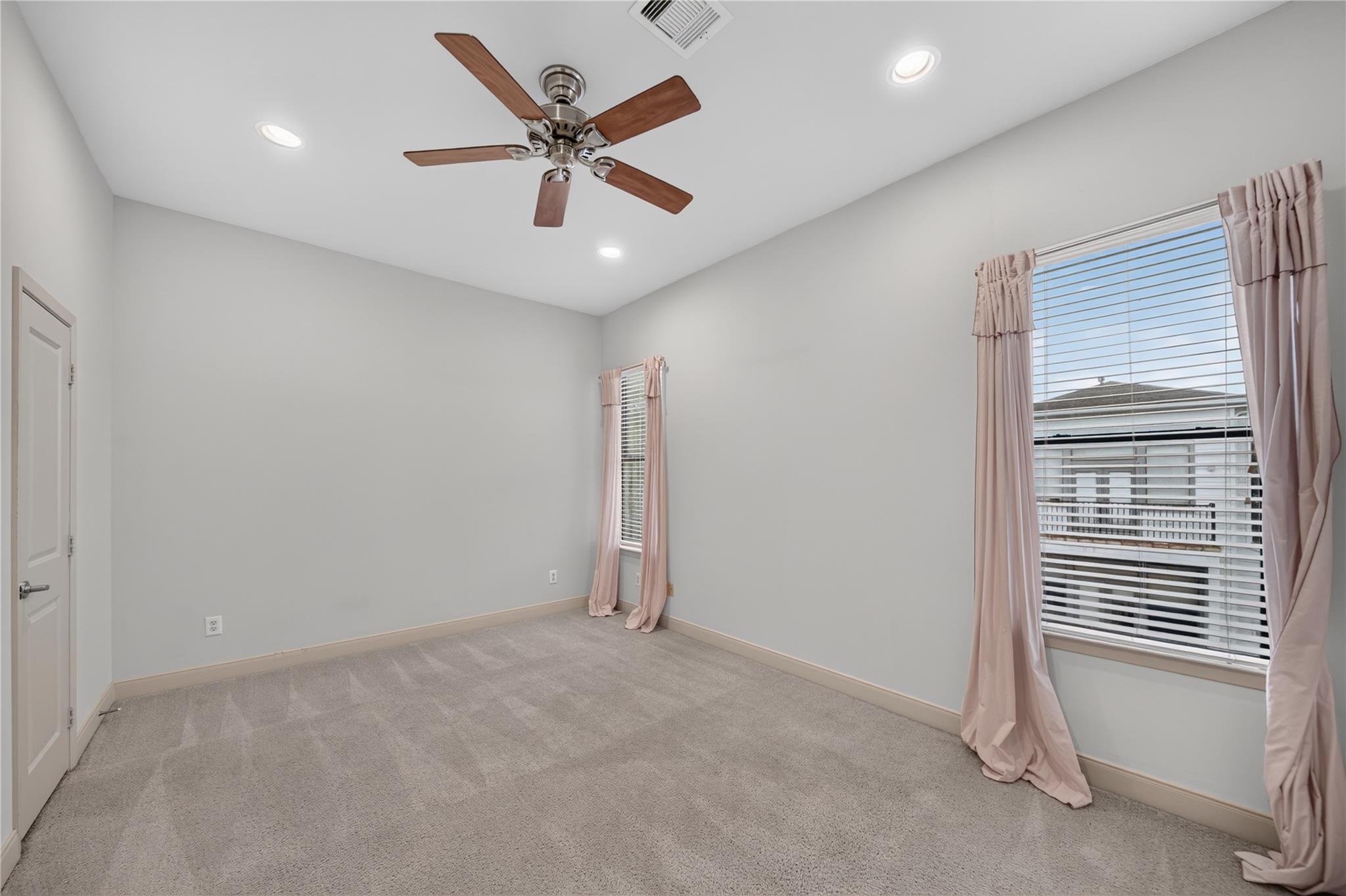 818 Lester Street Property Photo 40