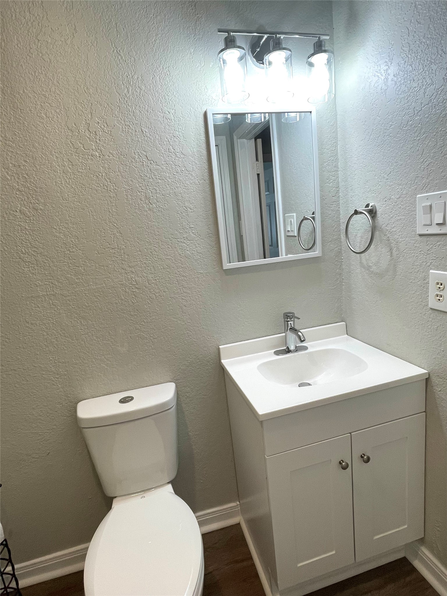 2618 Rosalee Street Property Photo 9