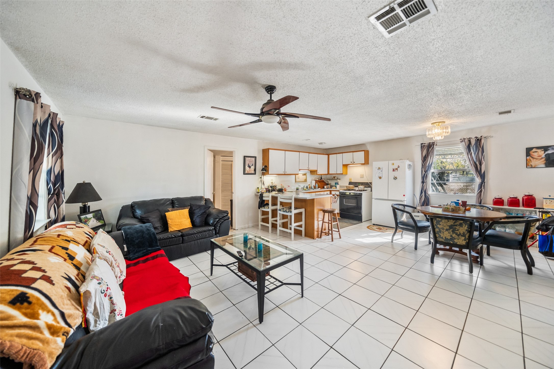 1227 Ave L Property Photo 5