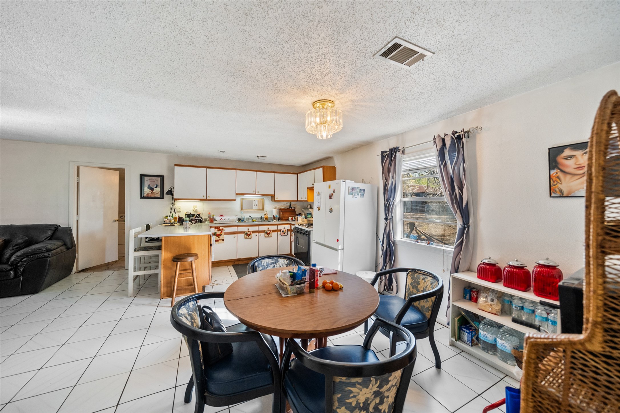 1227 Ave L Property Photo 6