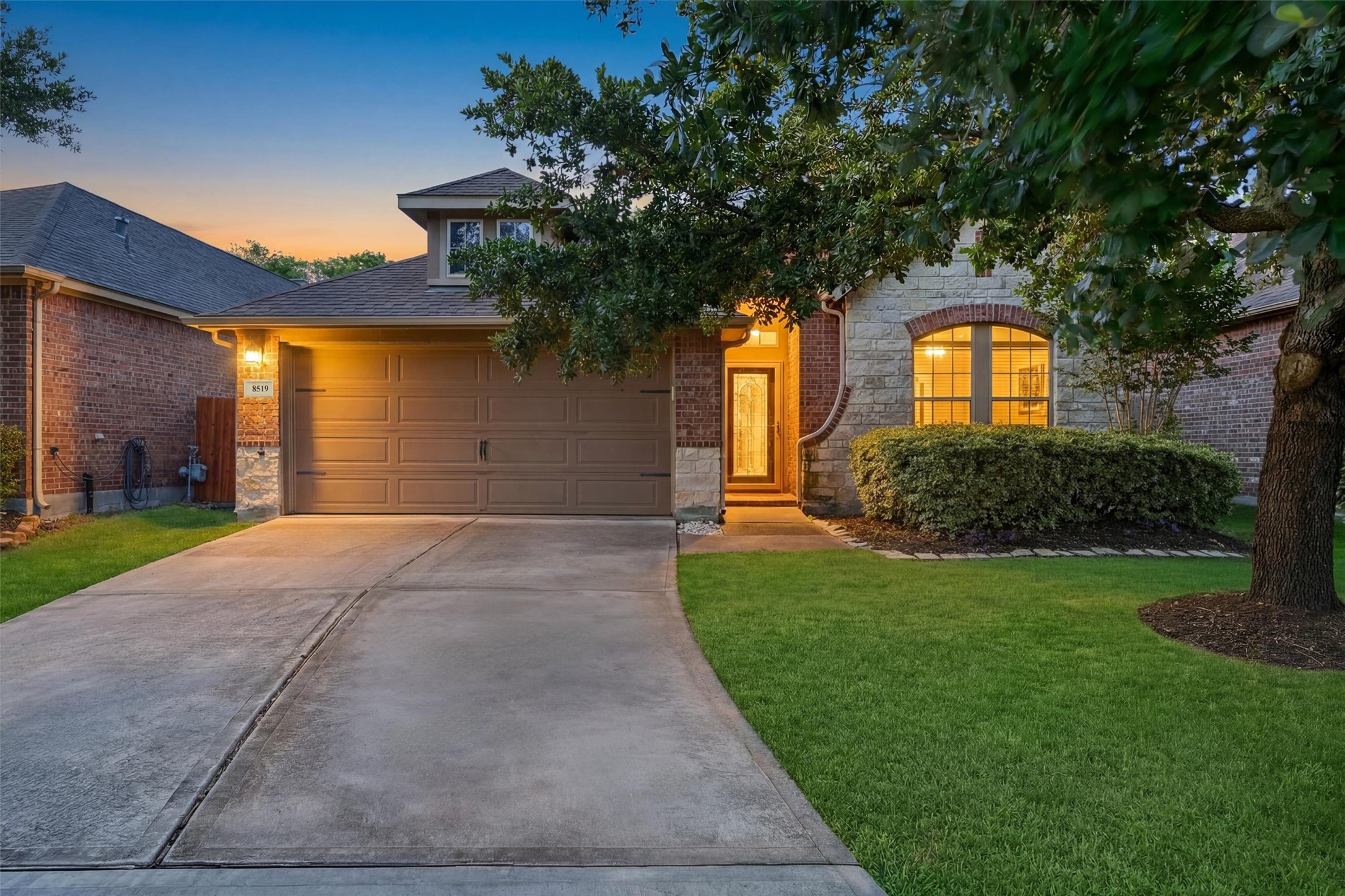 8519 Crescent Valley Lane Property Photo 1