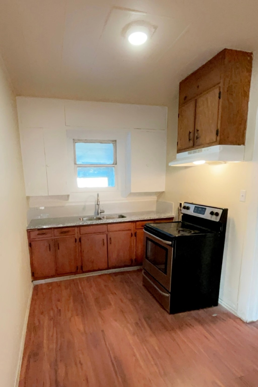 510 W 5th Street Property Photo 8