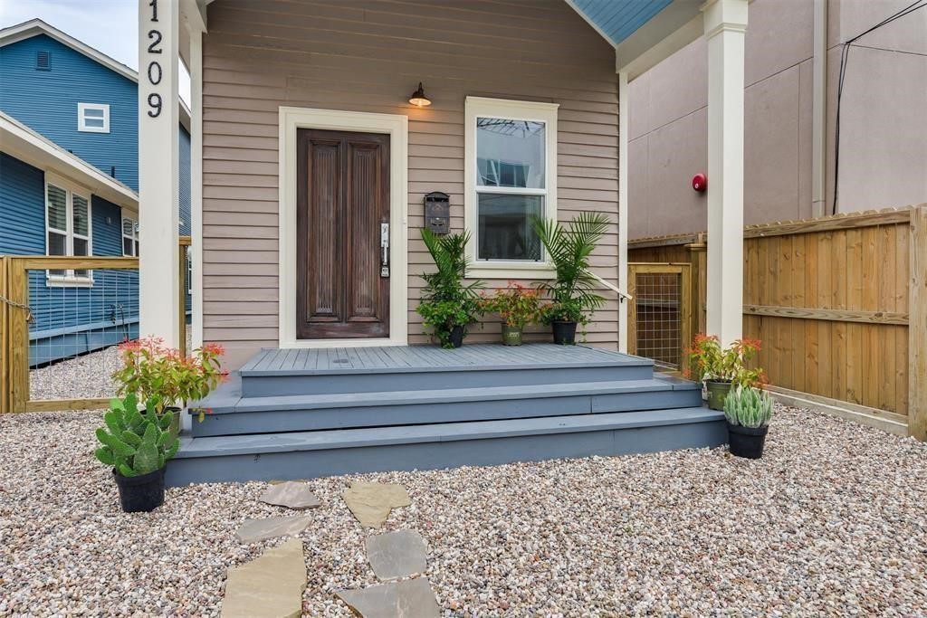 1209 Summer Street Property Photo 1