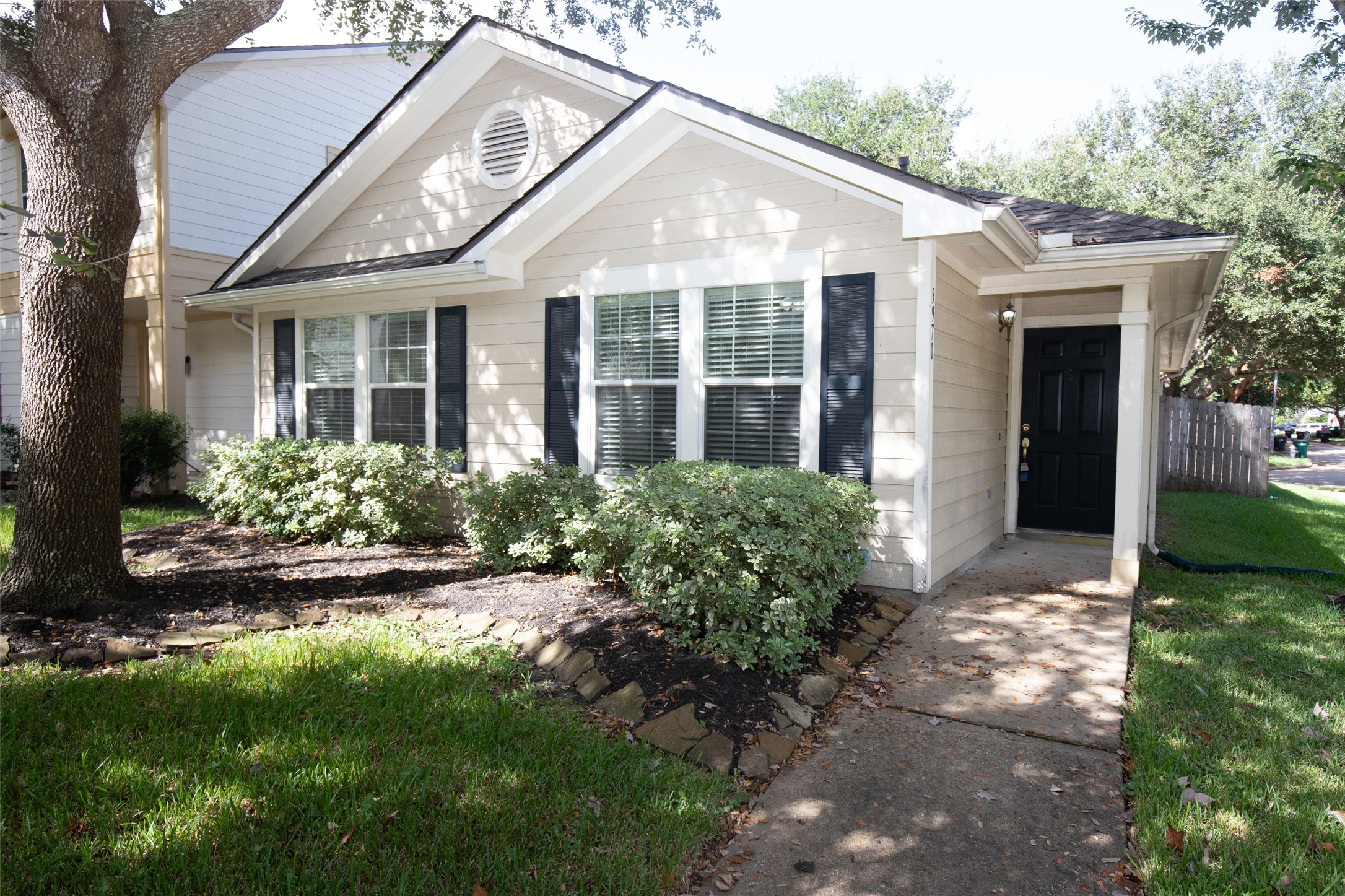3970 Southern Bend Property Photo
