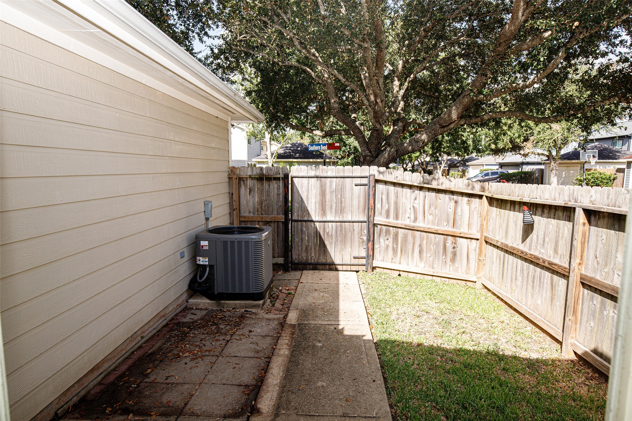 3970 Southern Bend Property Photo 15