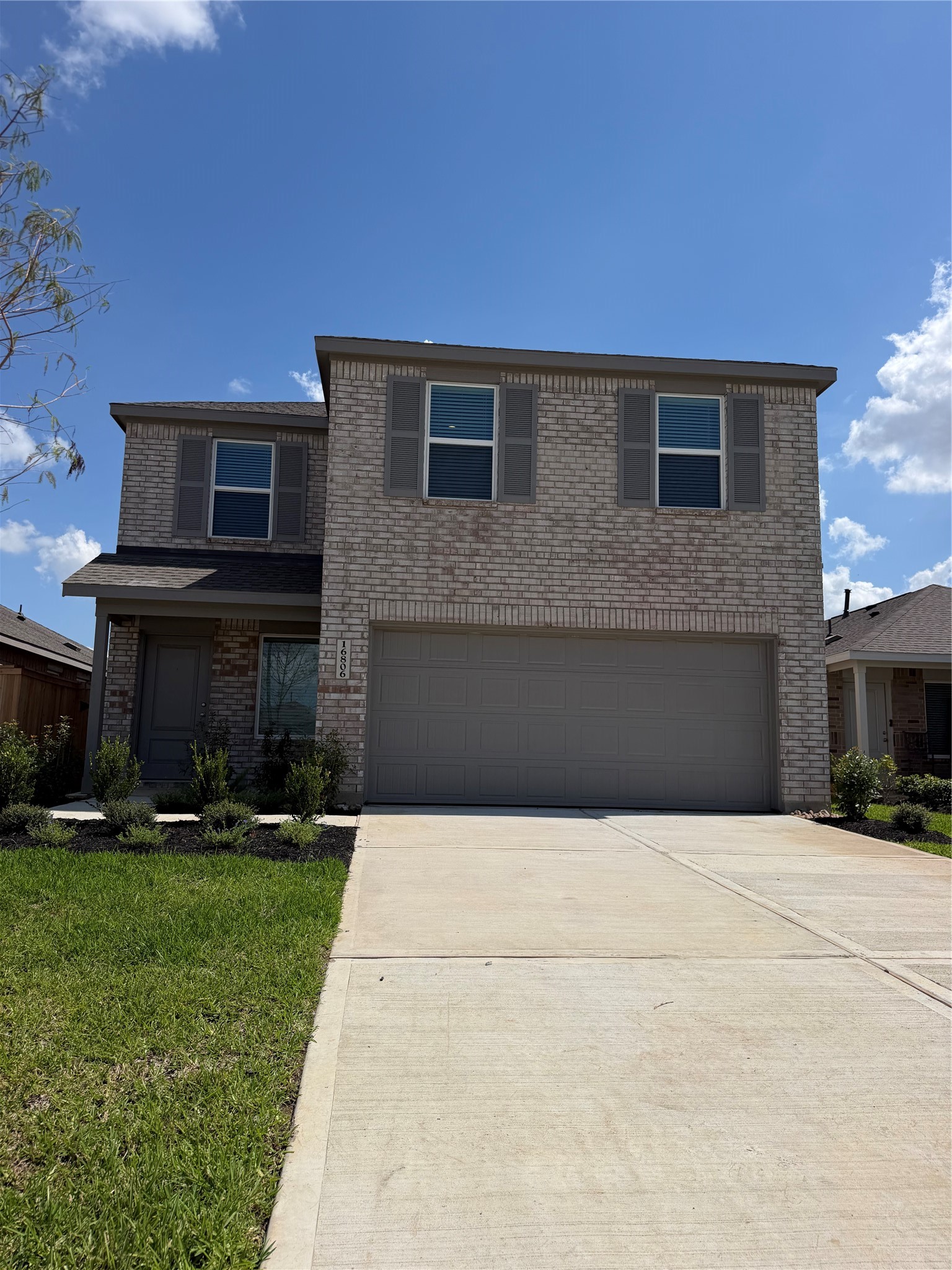16806 Spotted Oak Drive Property Photo 1