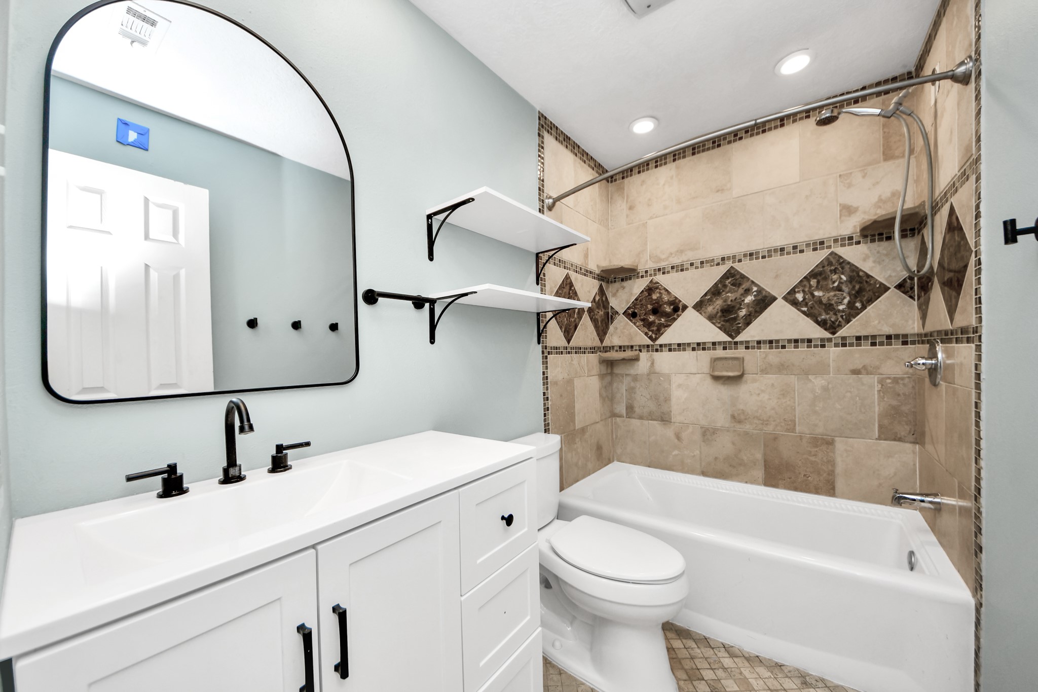 5409 Stone Creek Drive Property Photo 8