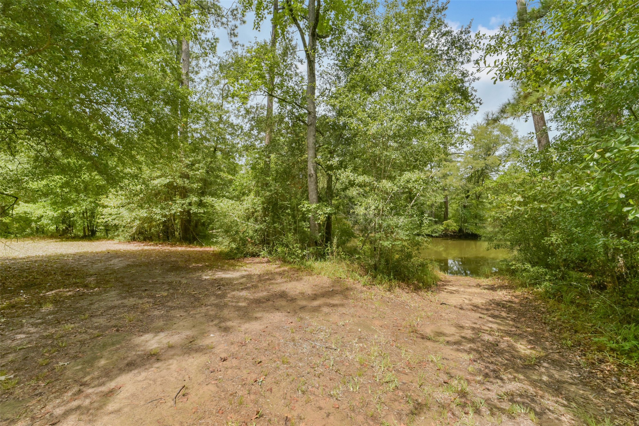 001 & 002 Farmcreek Drive Property Photo 6