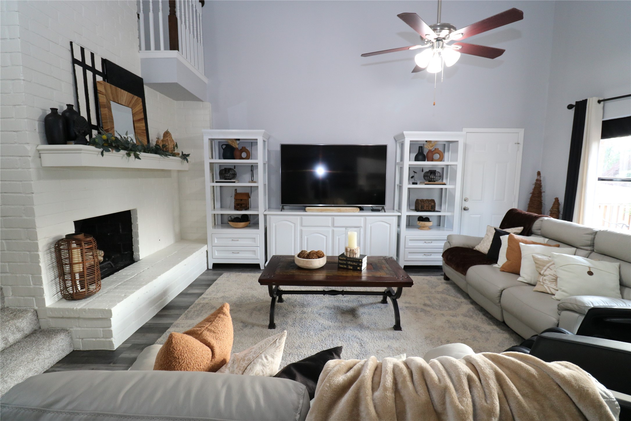 25107 Spring Creek Drive Property Photo 7