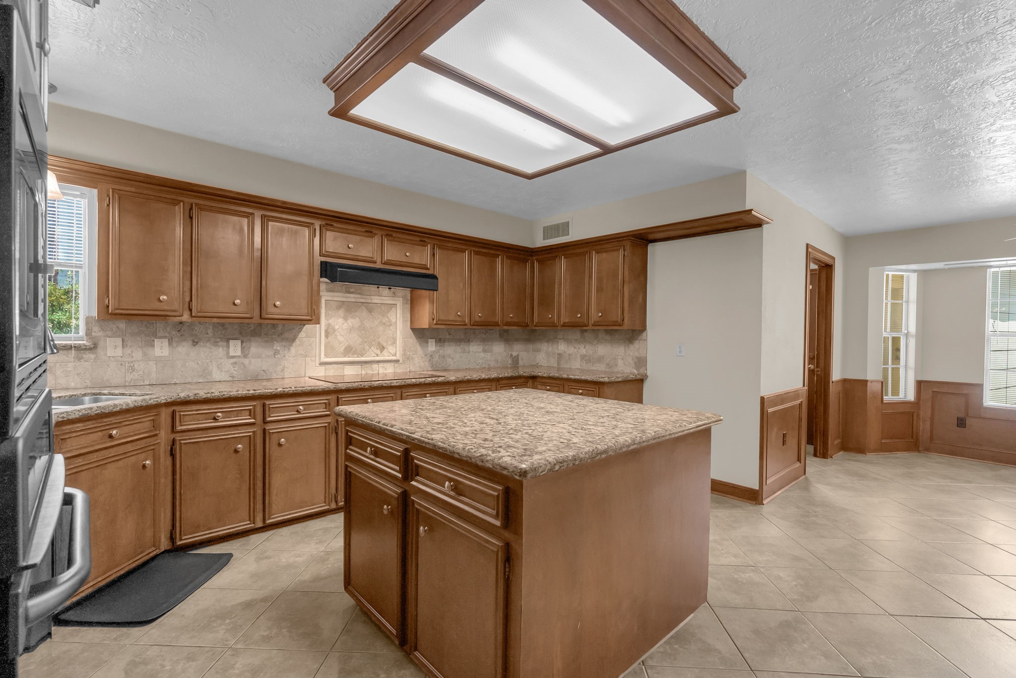 8111 Northbridge Drive Property Photo 14