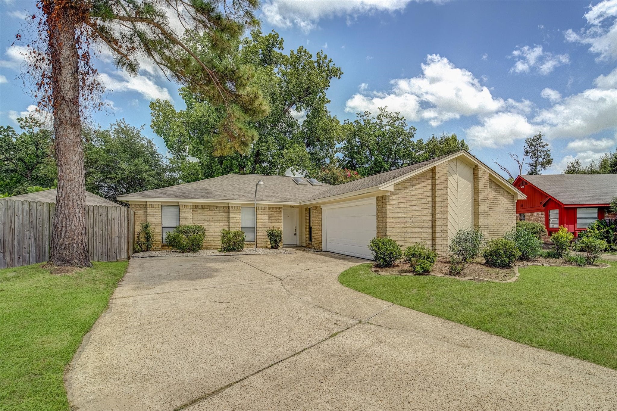 7315 Foxside Lane Property Photo 1