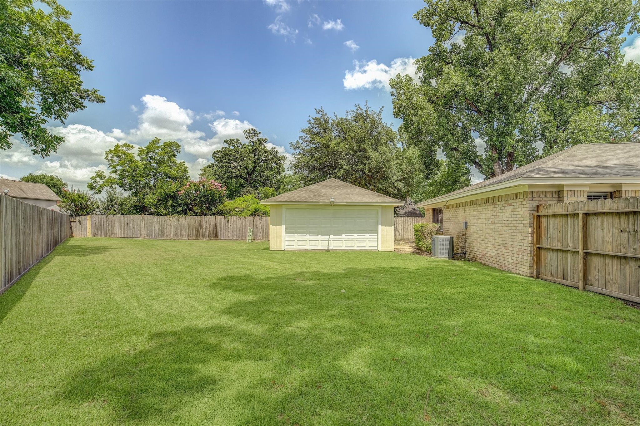7315 Foxside Lane Property Photo 4