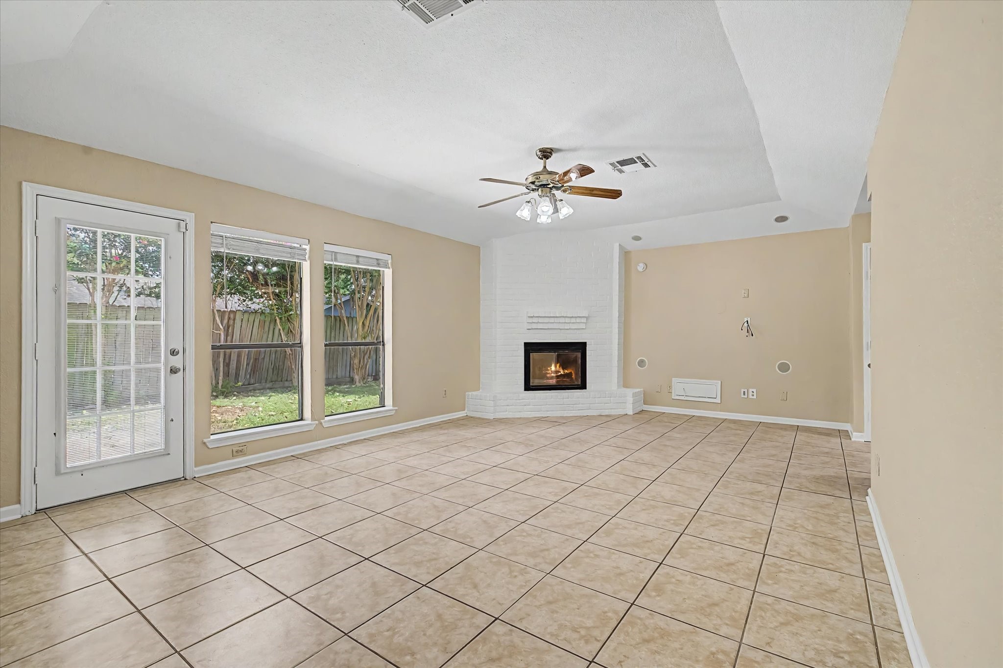 7315 Foxside Lane Property Photo 7