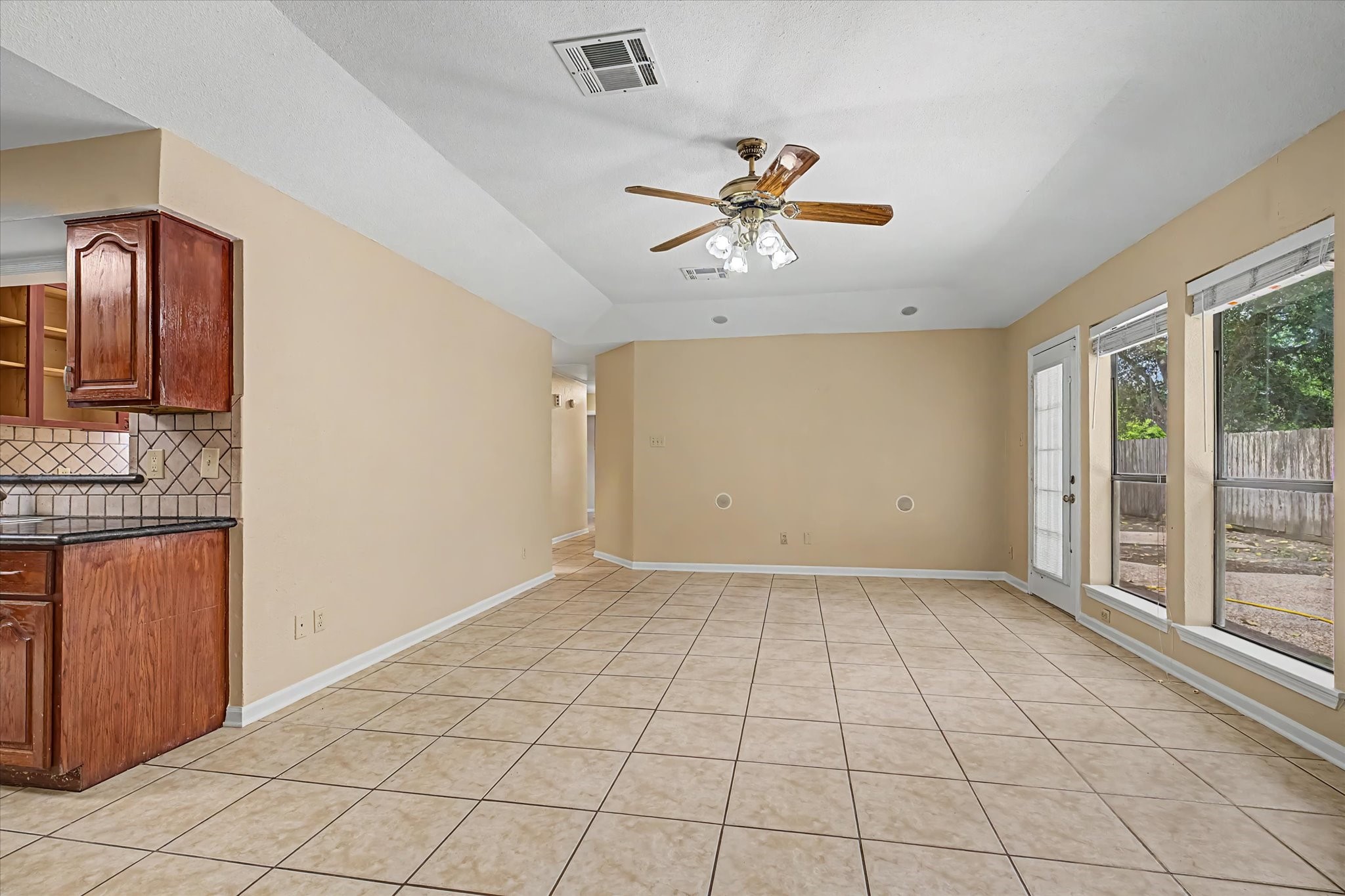 7315 Foxside Lane Property Photo 9