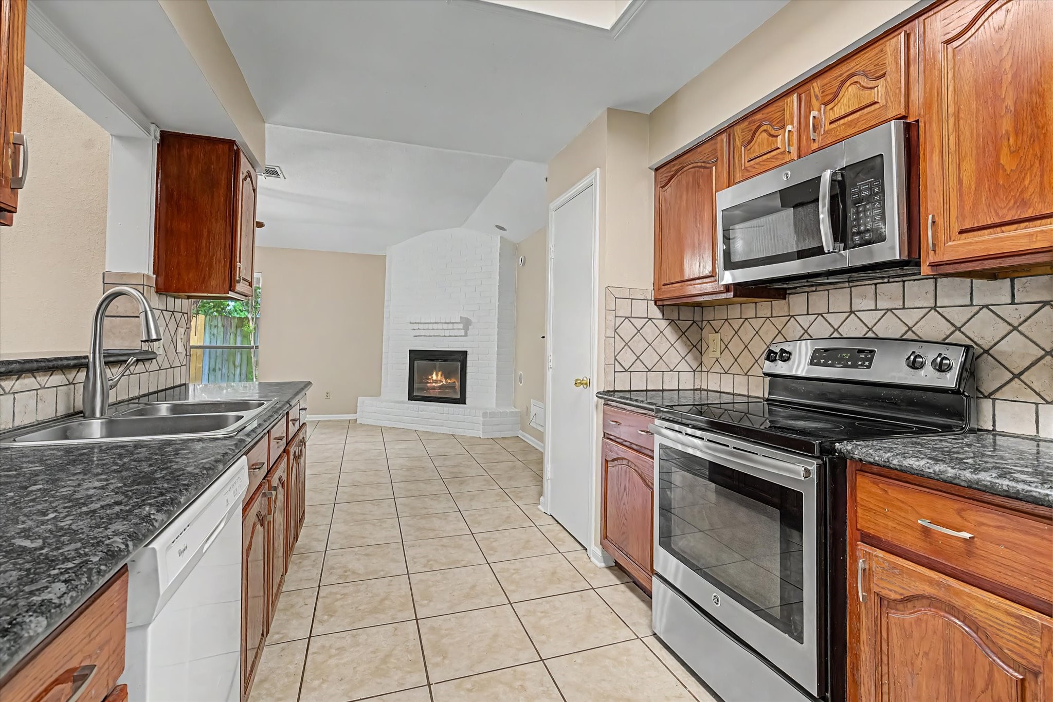 7315 Foxside Lane Property Photo 13