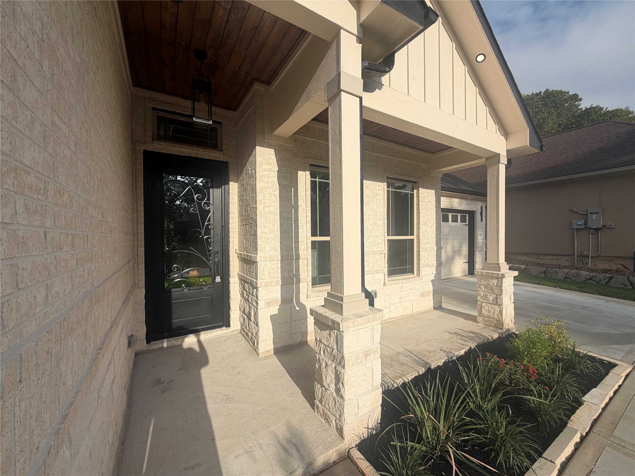 216 Bluehill Dr Property Photo 2