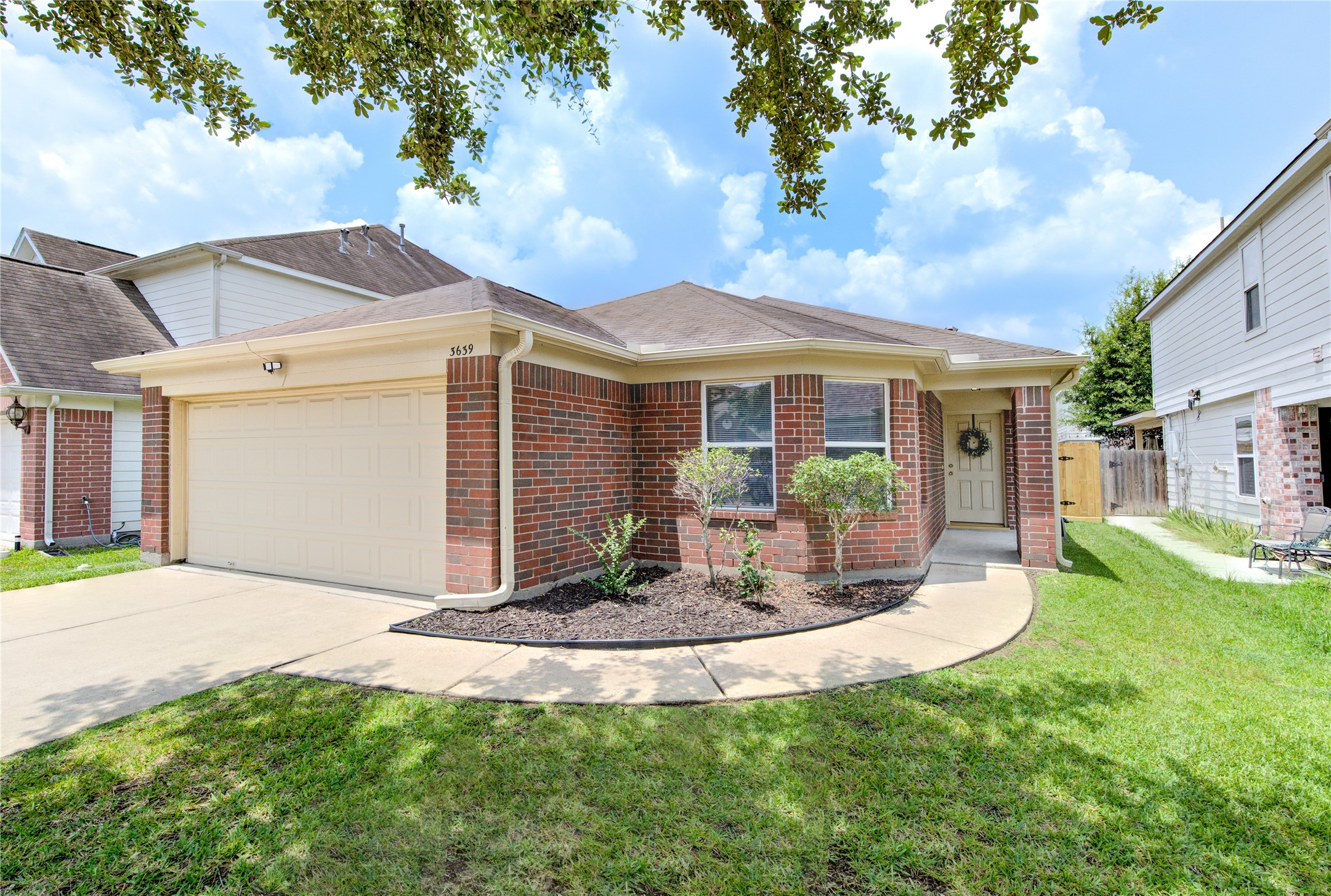 3639 Barkers Crossing Avenue Property Photo 1
