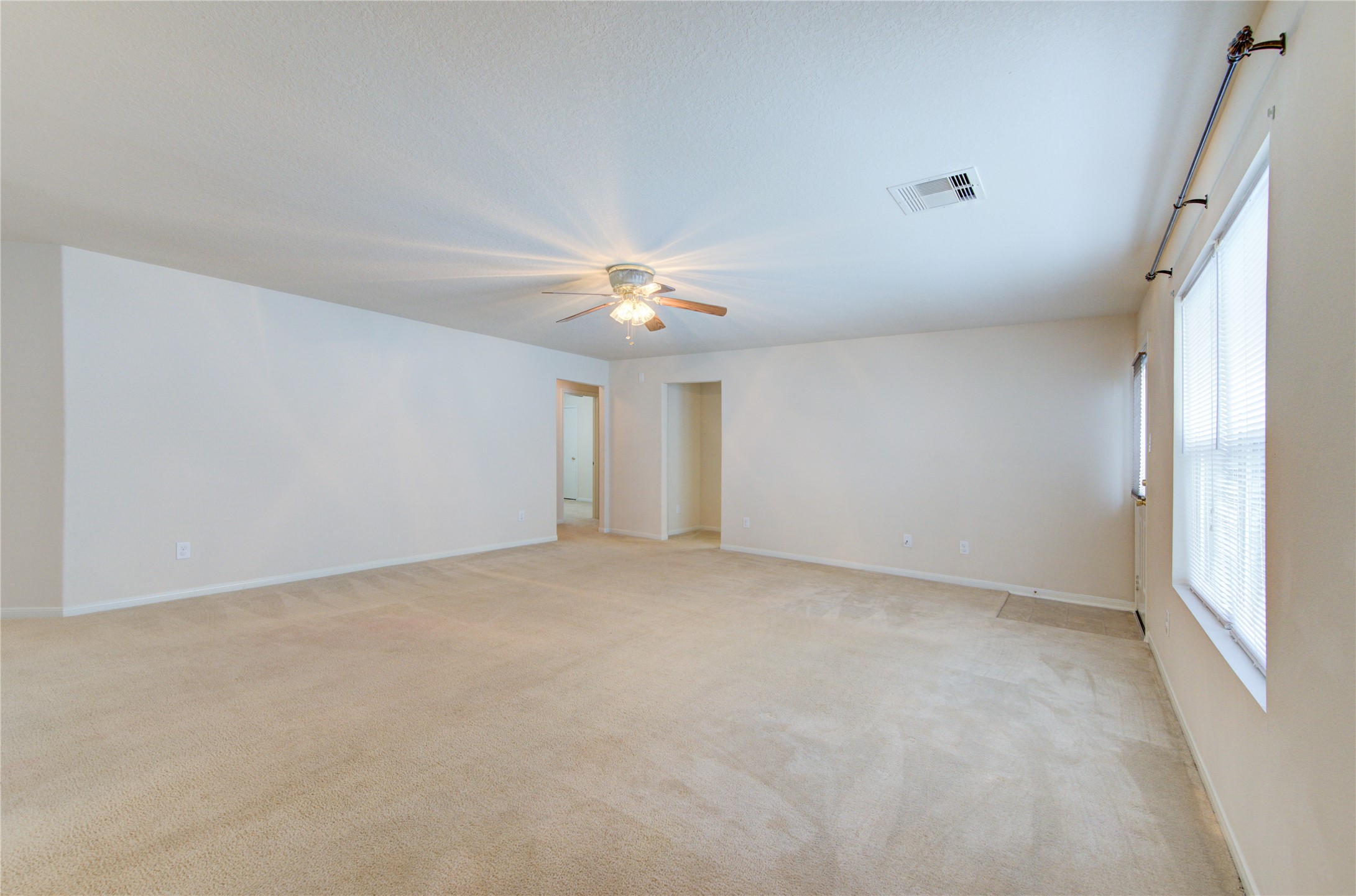 3639 Barkers Crossing Avenue Property Photo 4