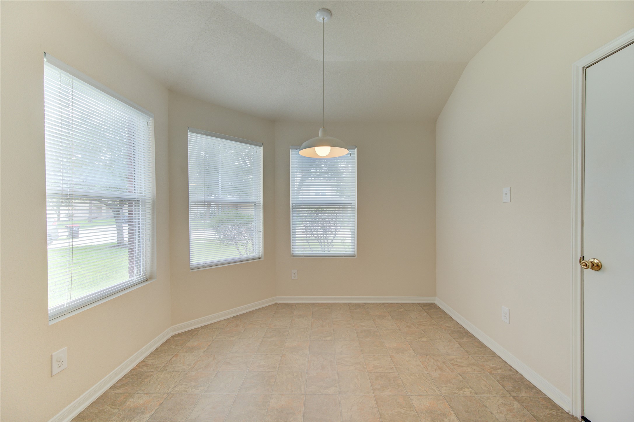 3639 Barkers Crossing Avenue Property Photo 13