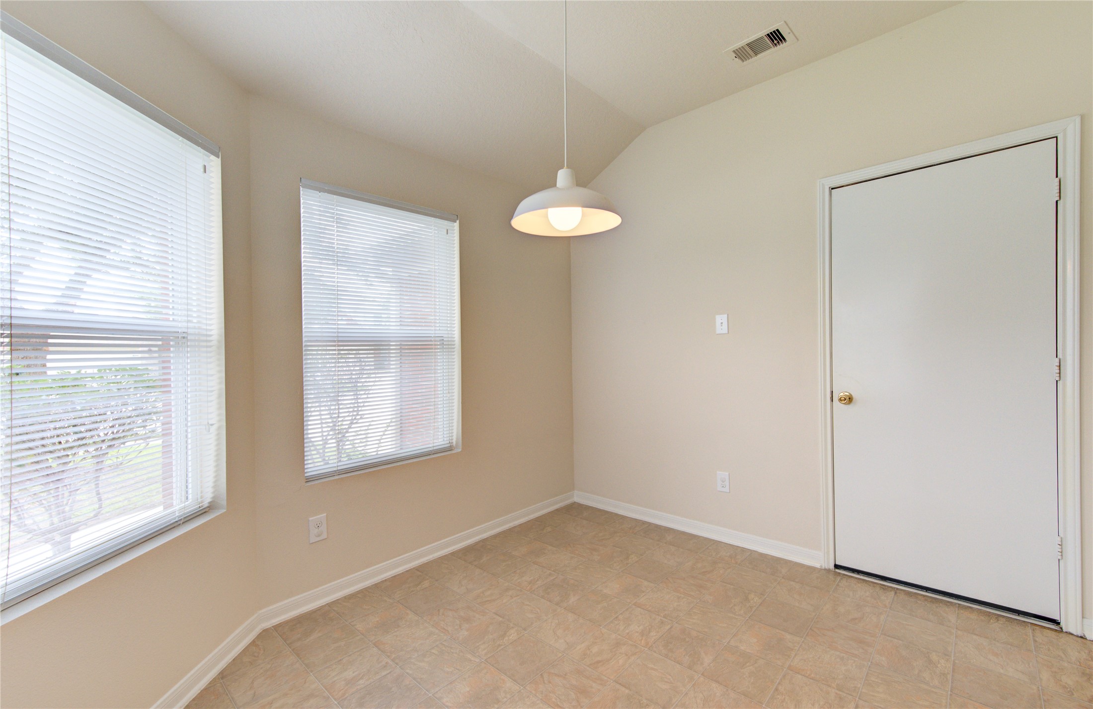 3639 Barkers Crossing Avenue Property Photo 14