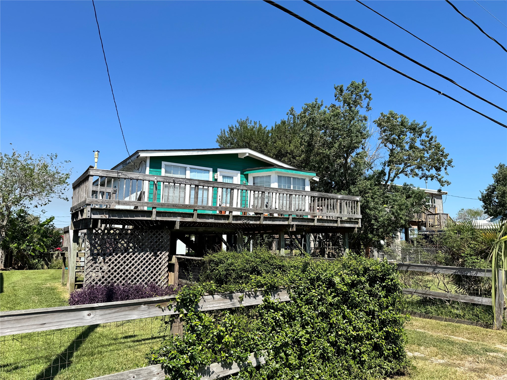1620 Dick Bay Drive Property Photo 2