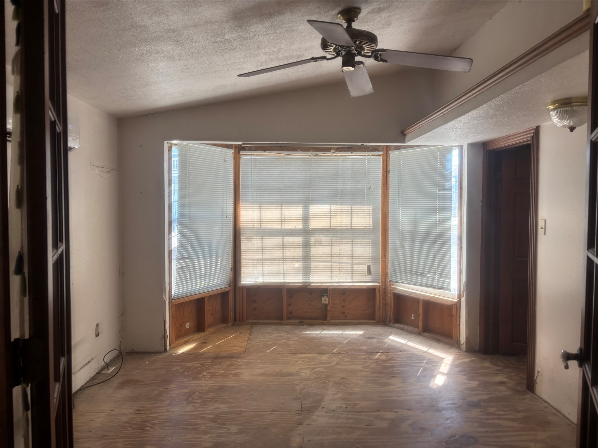 1620 Dick Bay Drive Property Photo 3