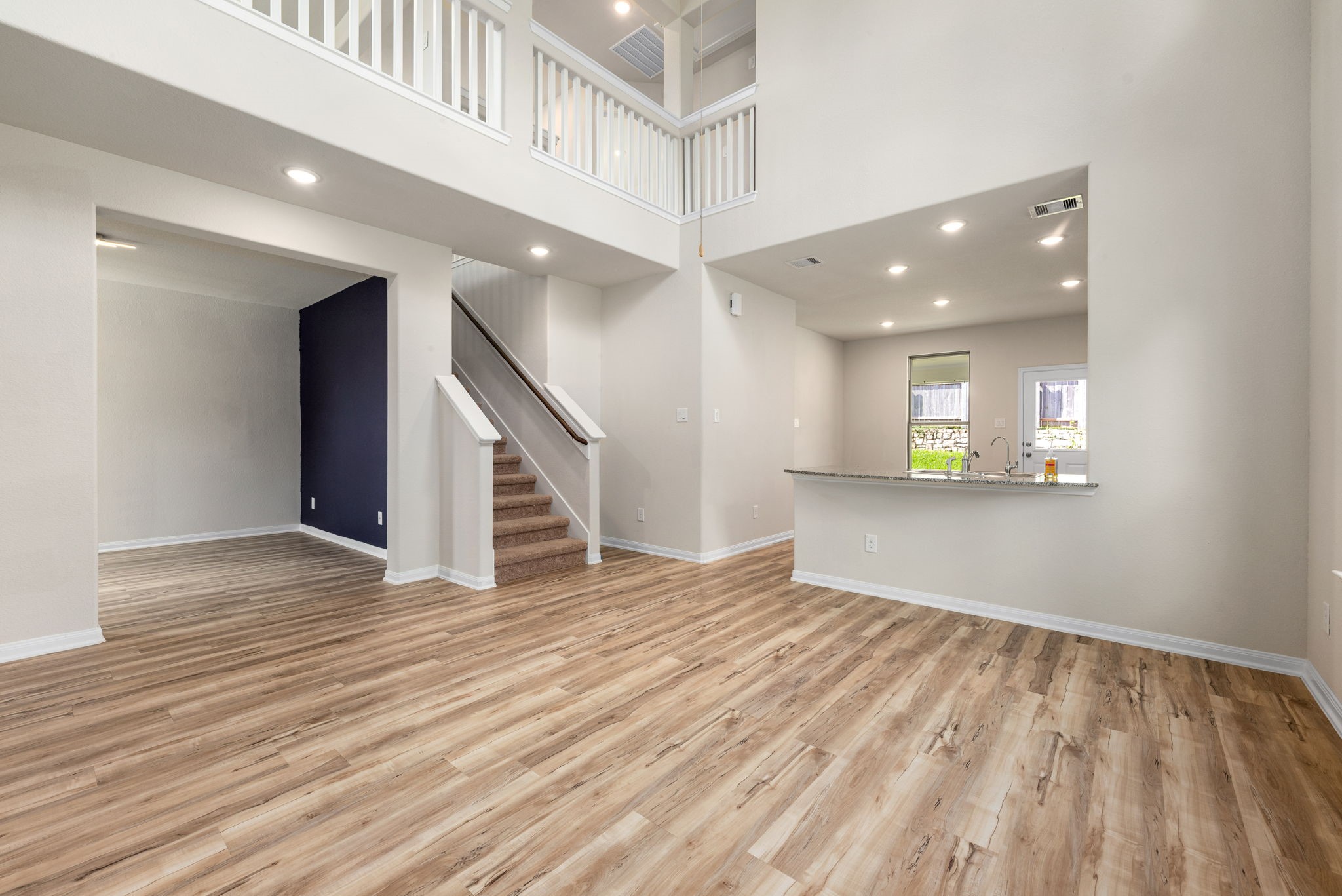 25595 Blossom Court Property Photo 5