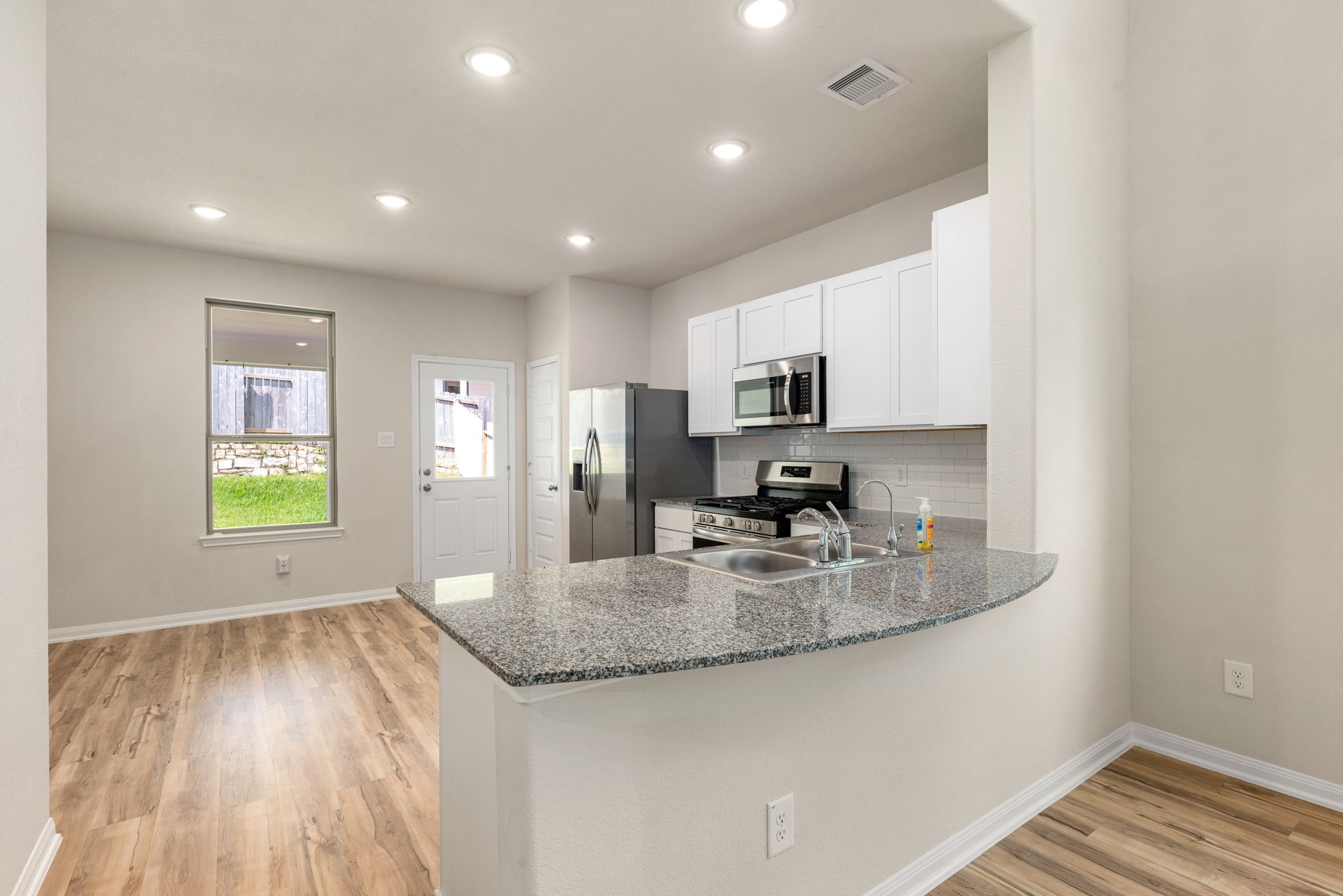 25595 Blossom Court Property Photo 9