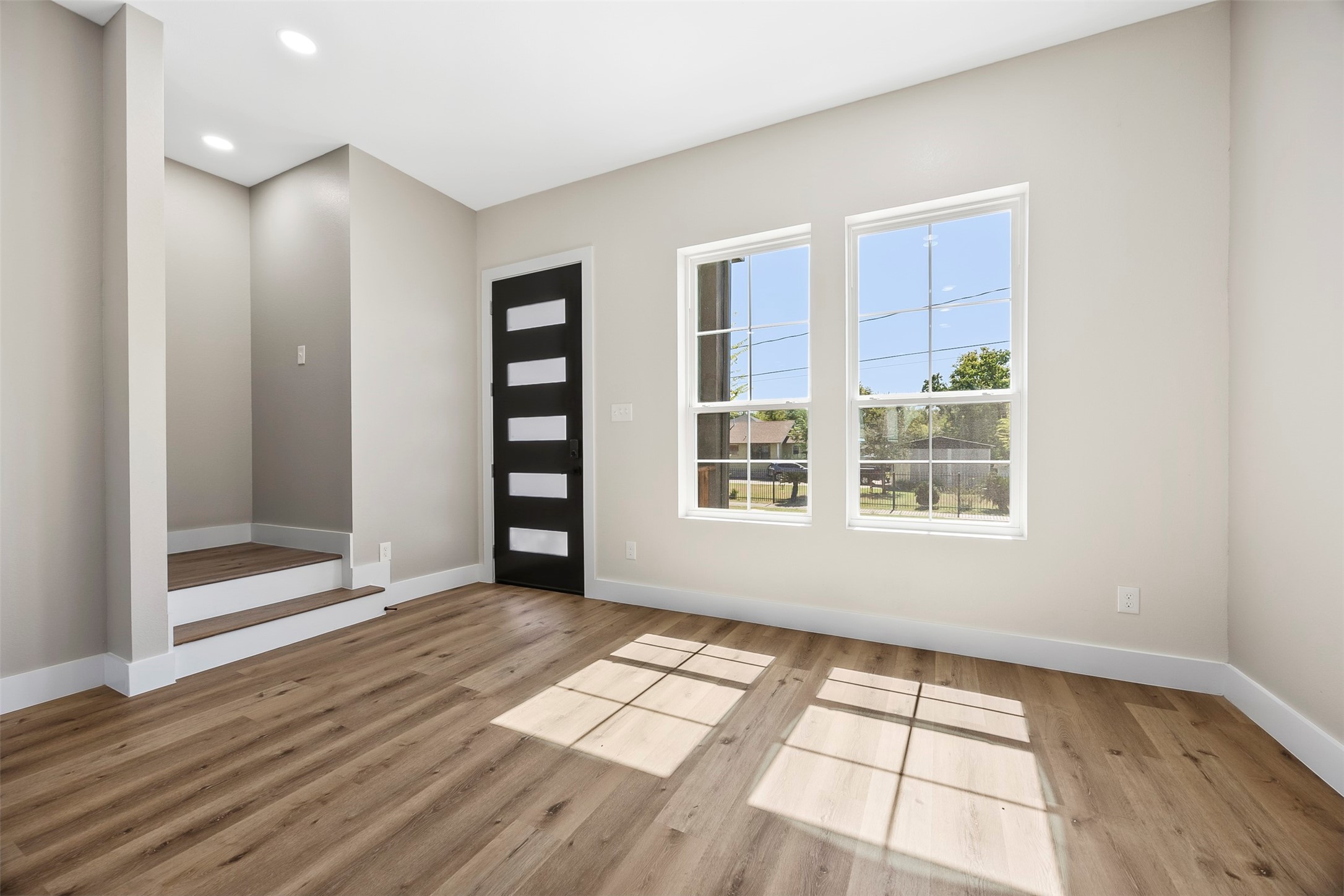 5949 Collingsworth Street Property Photo 11