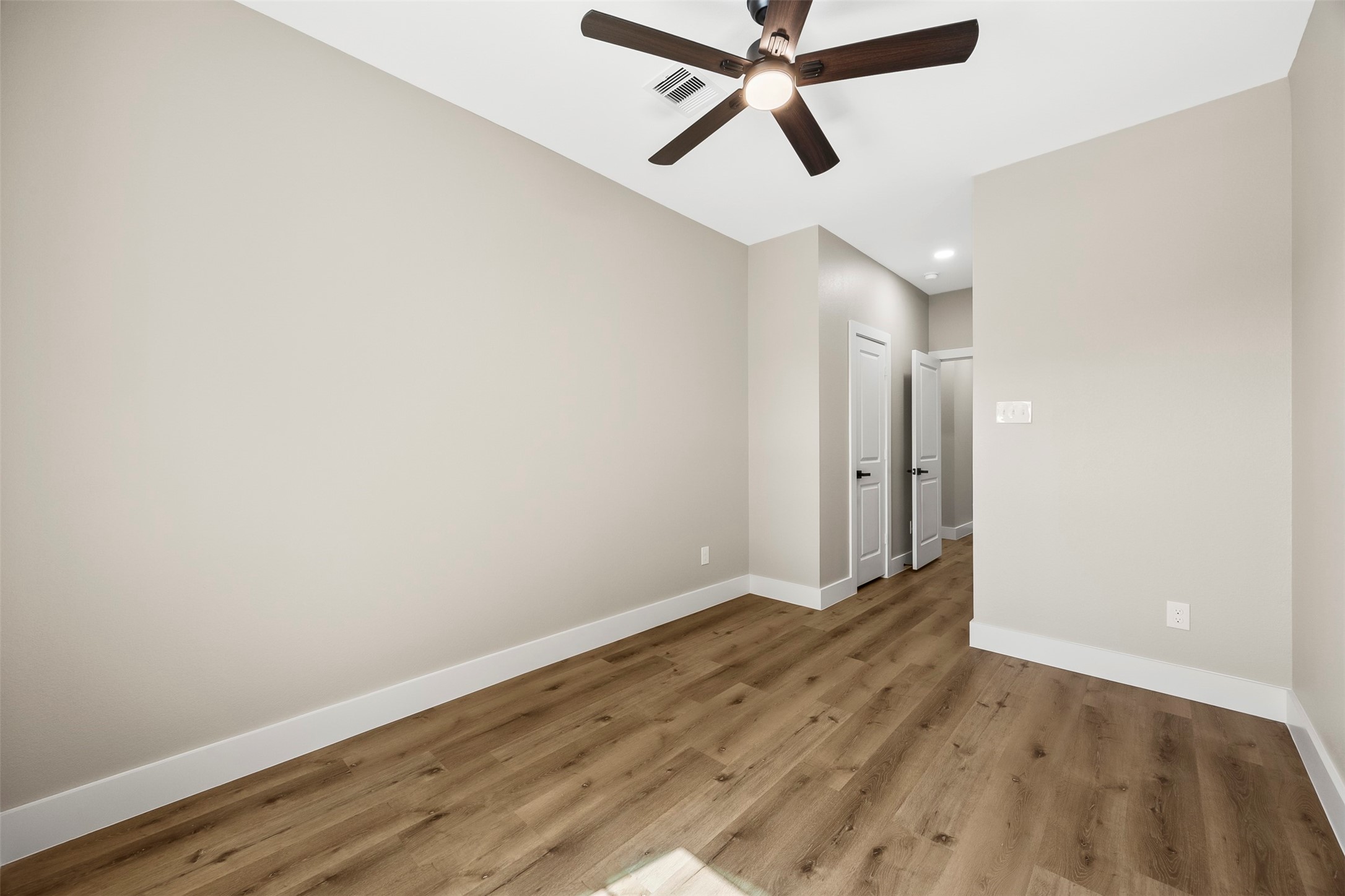 5949 Collingsworth Street Property Photo 19