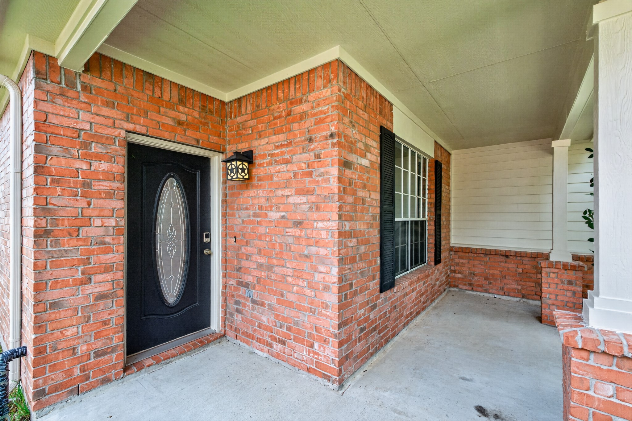22014 Holly Branch Drive Property Photo 4