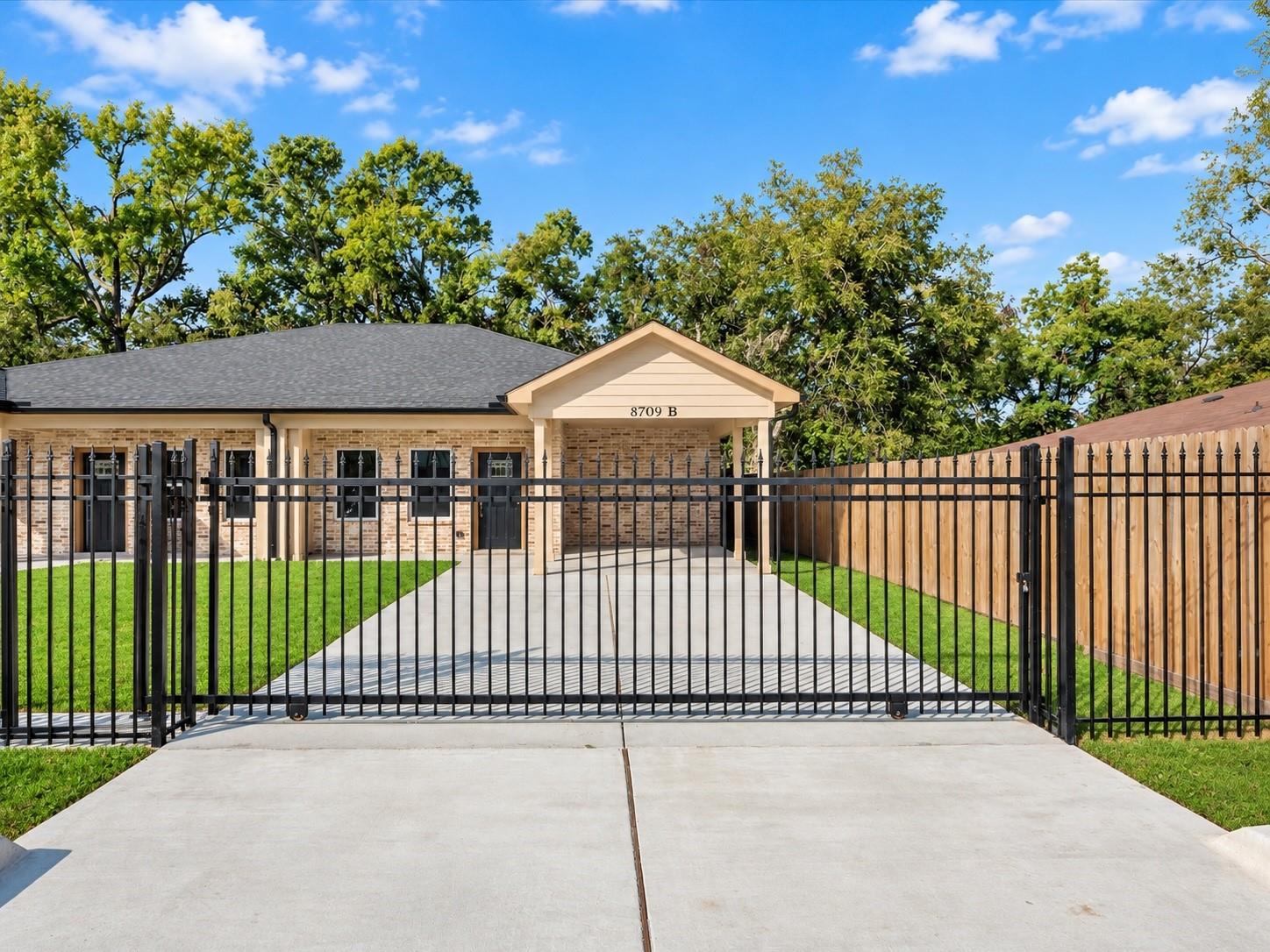 8709 Wheatley Street, Houston Tx 77088 Property Photo 3